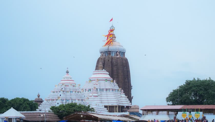 Devotees Flock to Puri for Payashraddha Rituals on Diwali