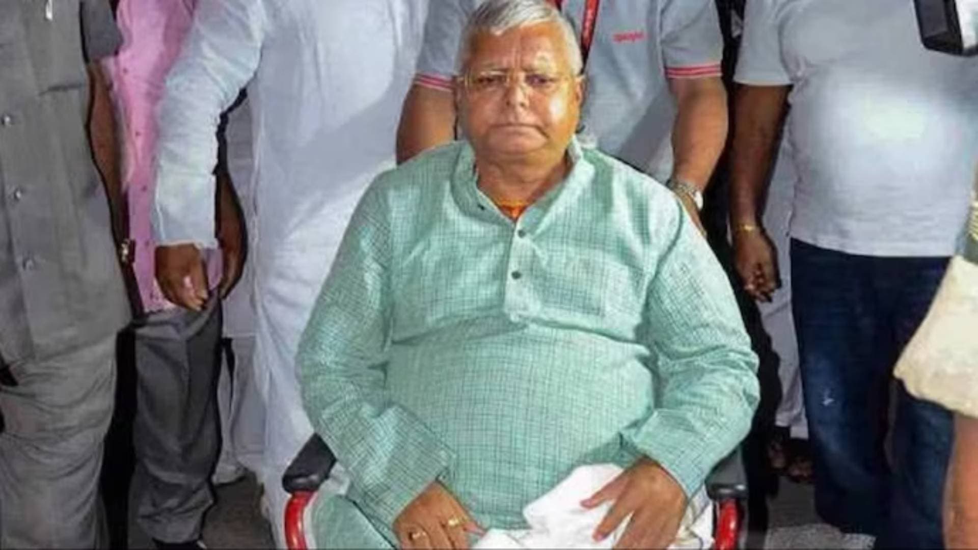 Lalu At ED Office In Patna