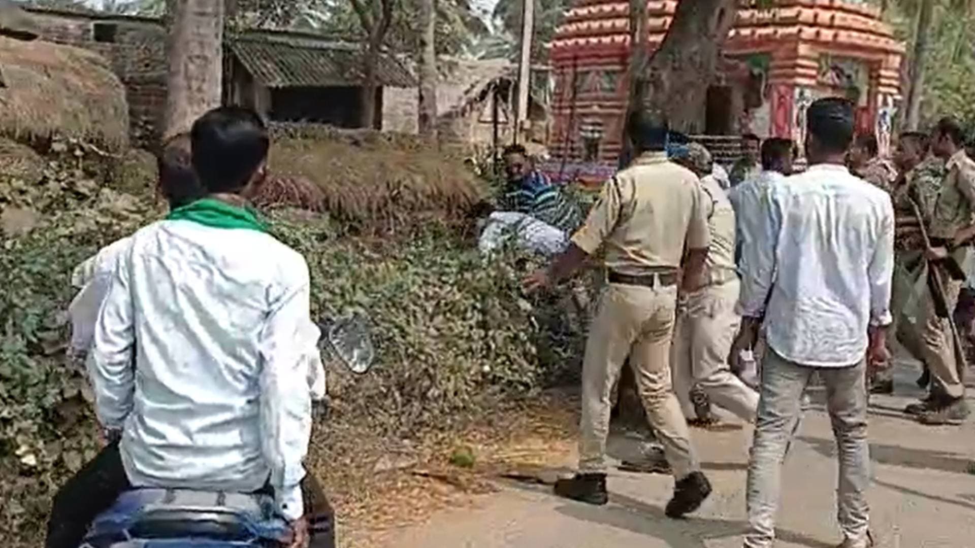 BJD Goons Attack BJP Workers In Presence Of Former Minister Sameer Dash In Puri