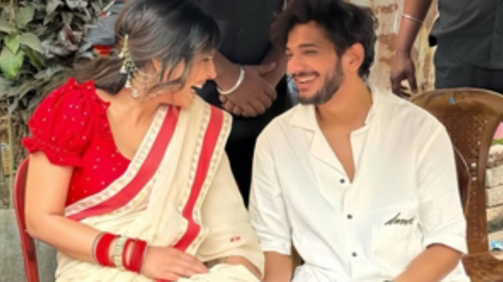 Hina Khan, Munawar Faruqui Team Up For Project; Pics From Kolkata Create Stir