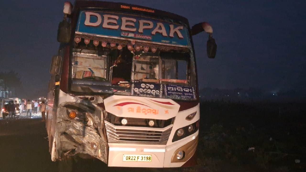 2 Dead As Scooter Rams Into Bus In Berhampur 