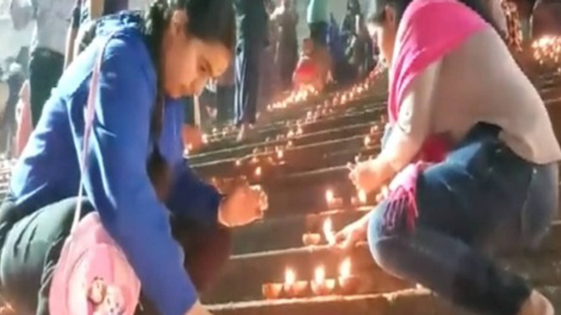 Devotees Light 21,000 Lamps In Har ki Paudi, Pray For Labourers Trapped In Silkyara Tunnel