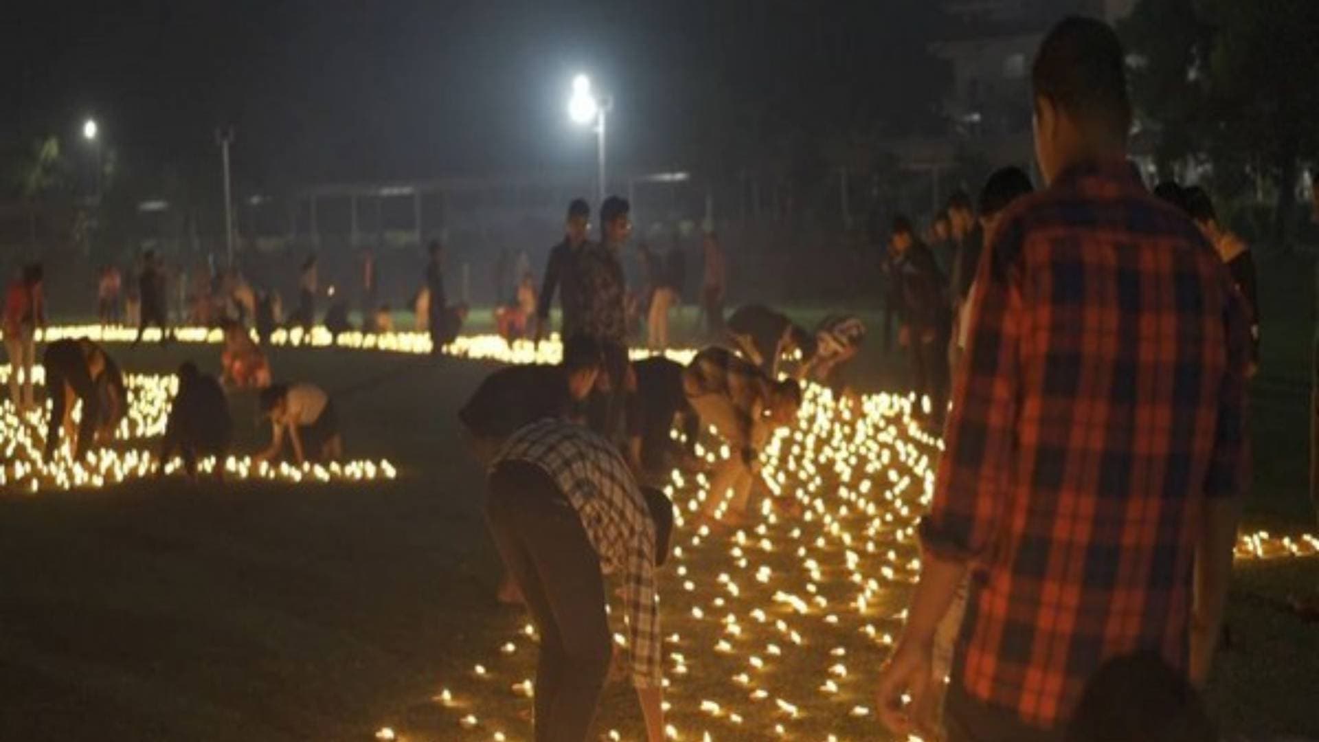 Bhubaneswar: School students Lit Up 1 Lakh Diyas Following Pran Pratistha Of Lord Ram