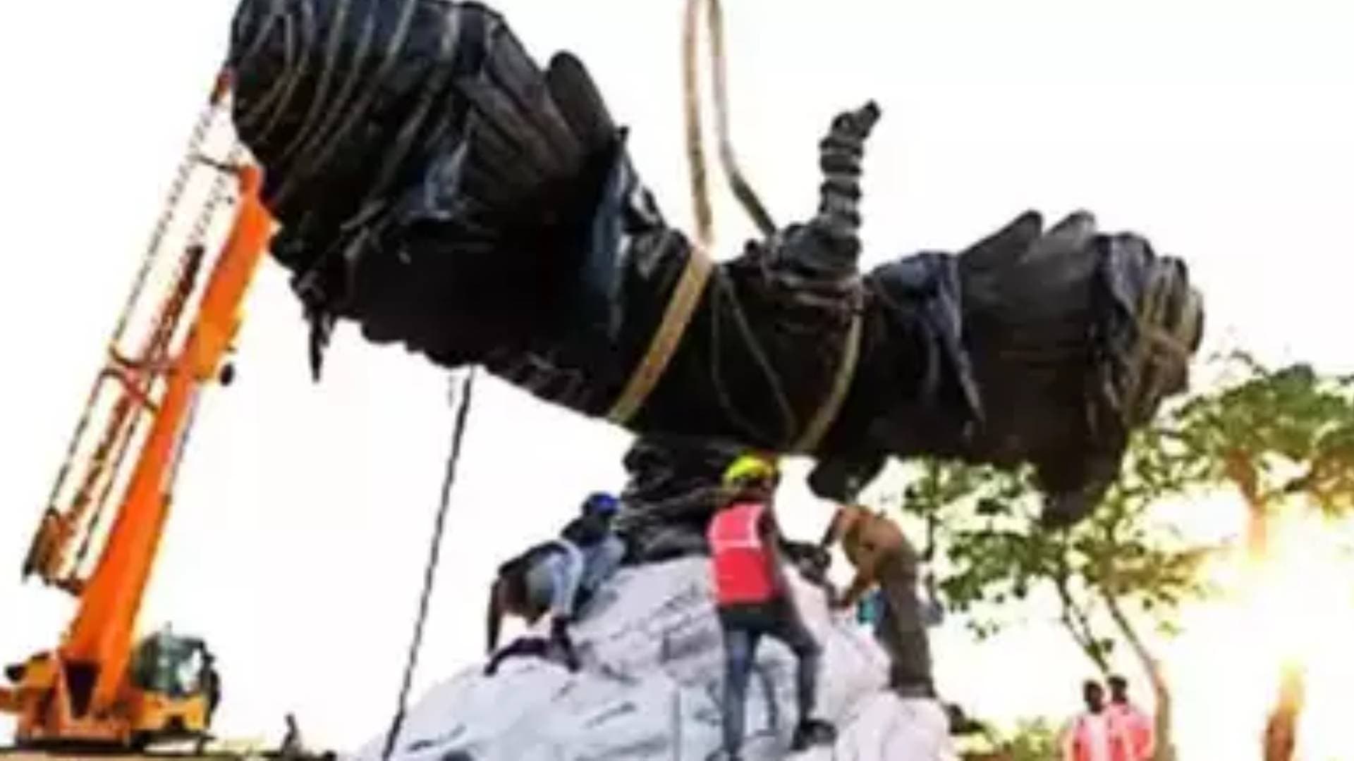 Jatayu Statue Installed At Ayodhya Temple Complex