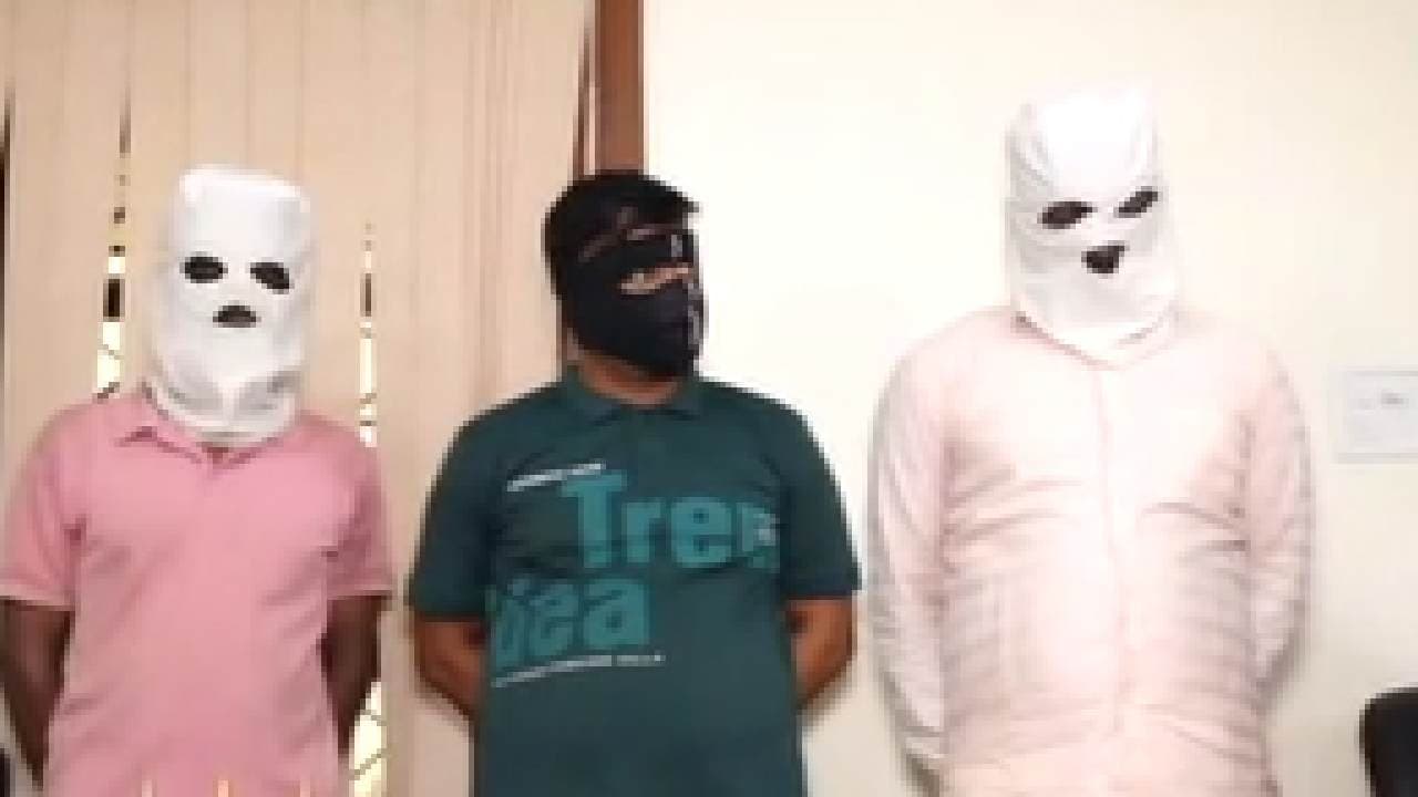 Three Arrested With 4 Stolen Guns In Cuttack 