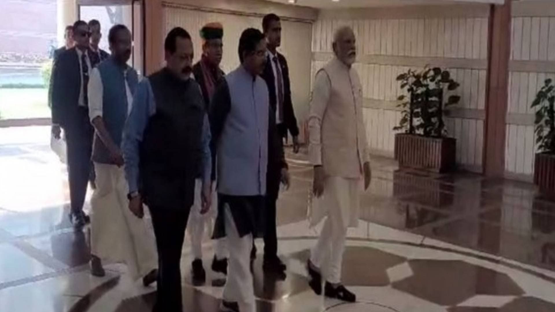 BJP Parliamentary Meeting Begins Amid Suspense Over Chief Ministers In States