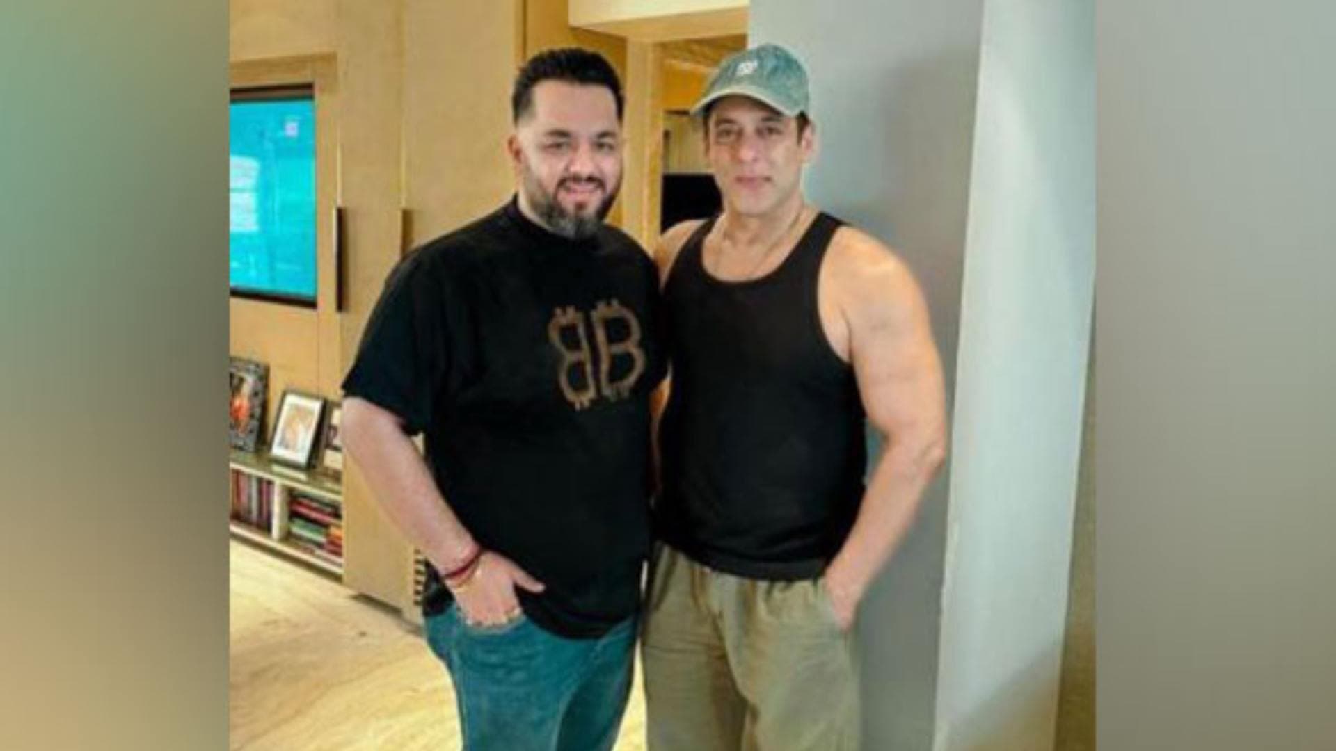 Salman Khan Impresses Fans With His Physical Transformation In New Viral Pictures