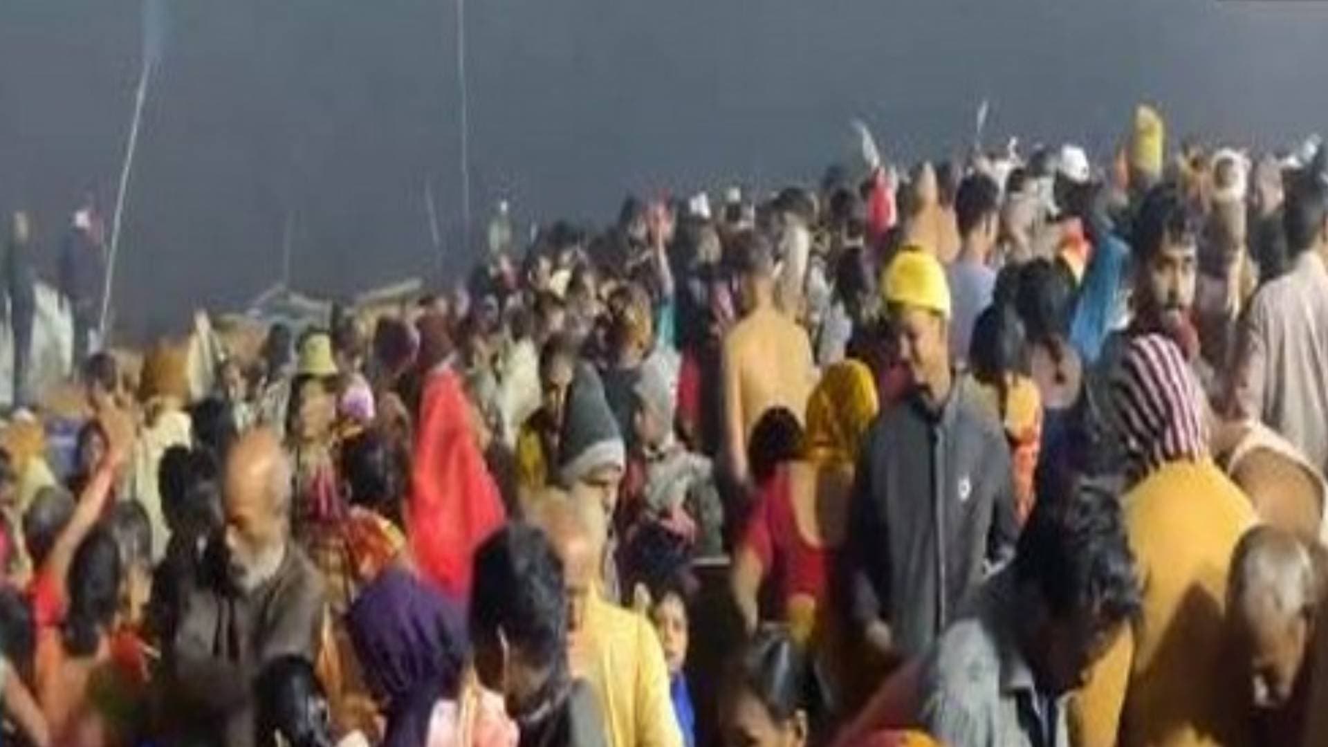 Uttar Pradesh: Devotees Take Holy Dip In Sangam On Basant Panchami