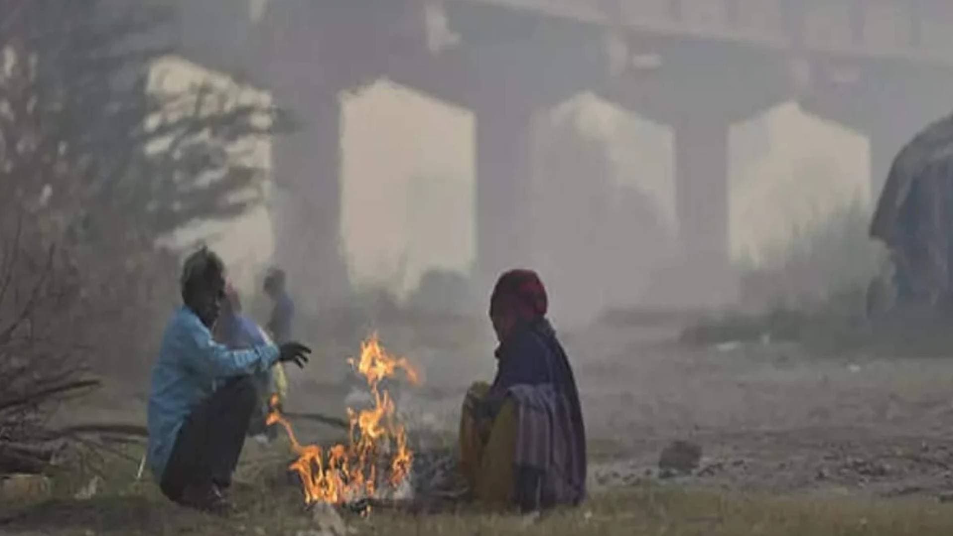 Delhi Records Minimum Temp Of 7.9, Air Quality In 'Very Poor' Levels