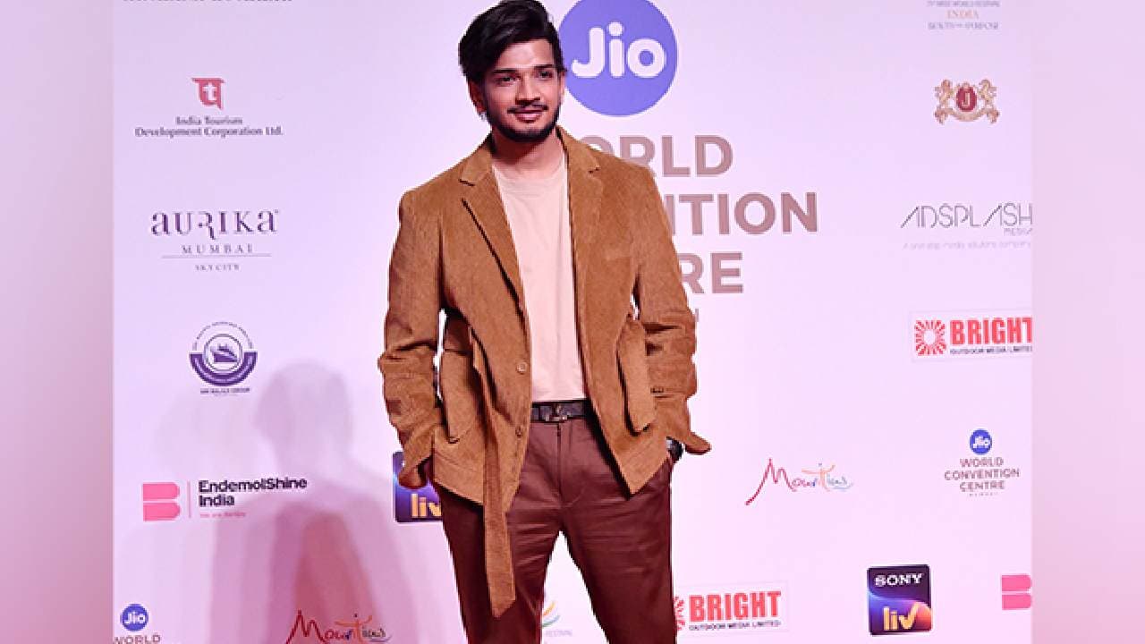 Bigg Boss winner Munawar Faruqui among 14 detained in raid on Mumbai hookah bar