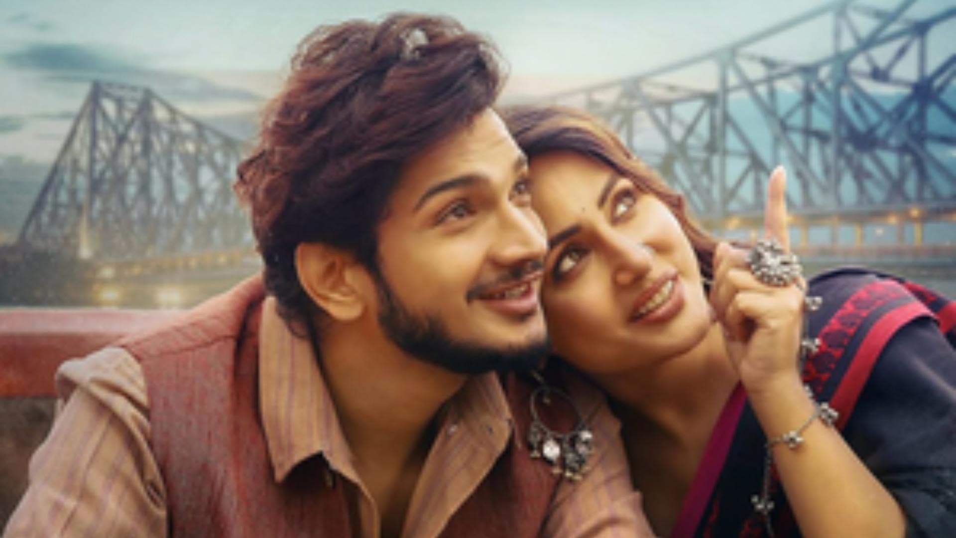 Munawar, Hina Khan To Star In Music Video 'Halki Halki Si', Drop Romantic Poster