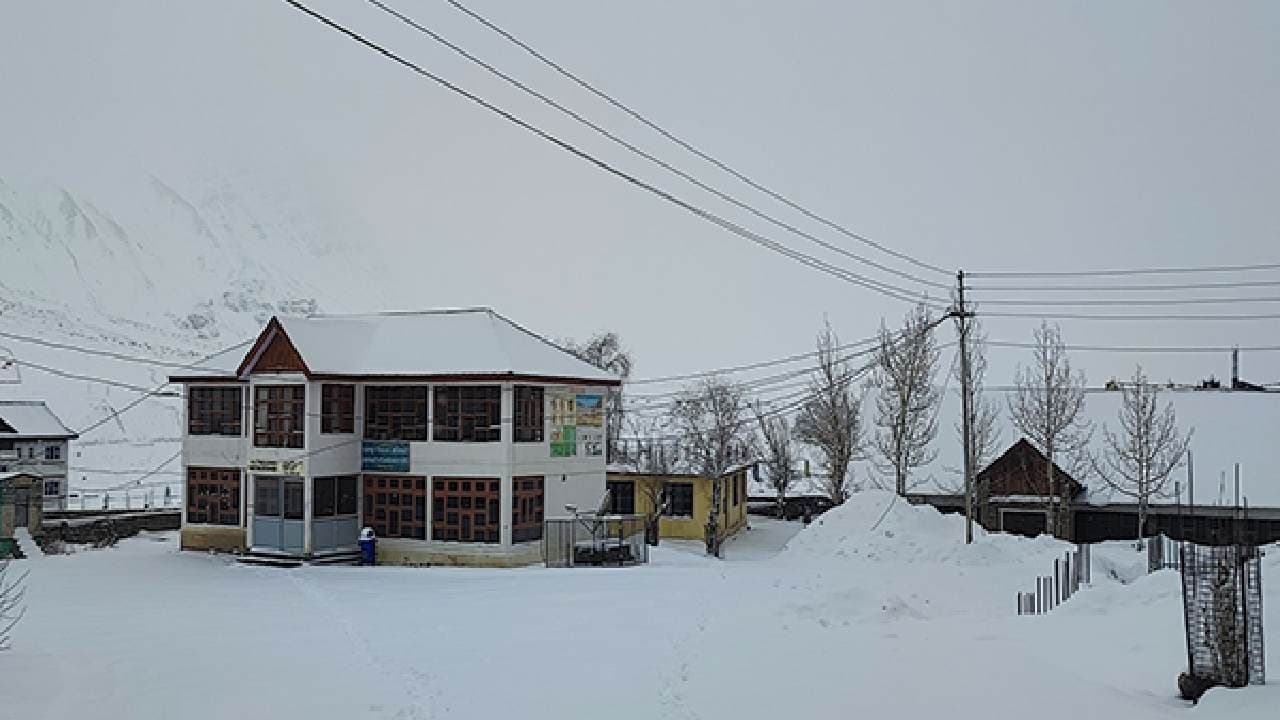 Severe snowfall hits life in Lahaul-Spiti; power, communication lines down