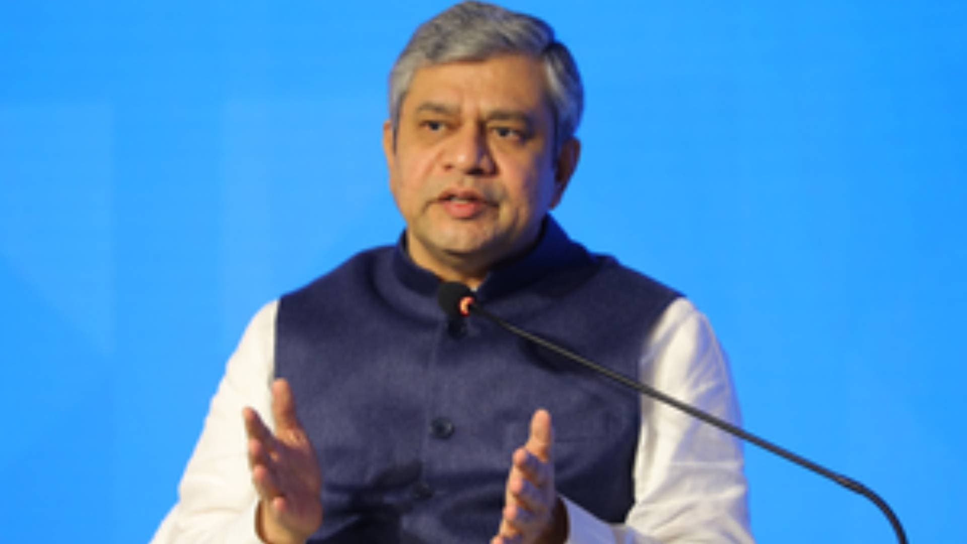 India Will Be Fabricating 300 Crore Semiconductor Chips In A Year: IT Minister