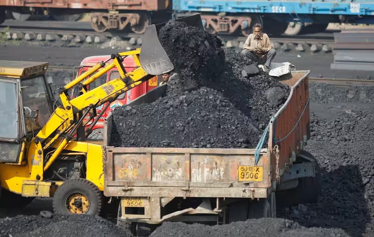 Sufficient coal stocks at thermal power plants amid high power demand: Ministry