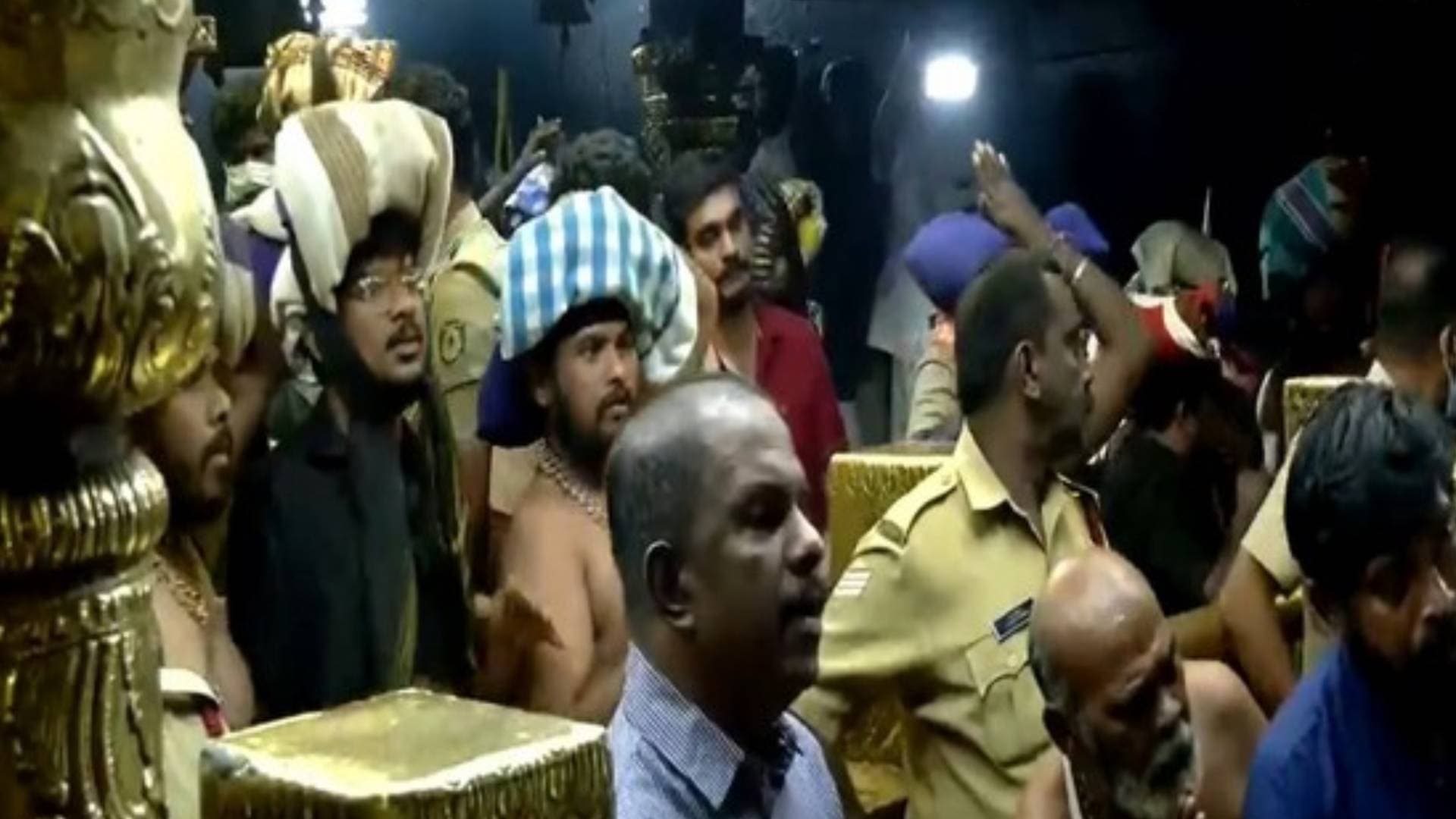 Kerala: Devotees Throng Sabarimala Temple On Occasion Of Makaravilakku Festival