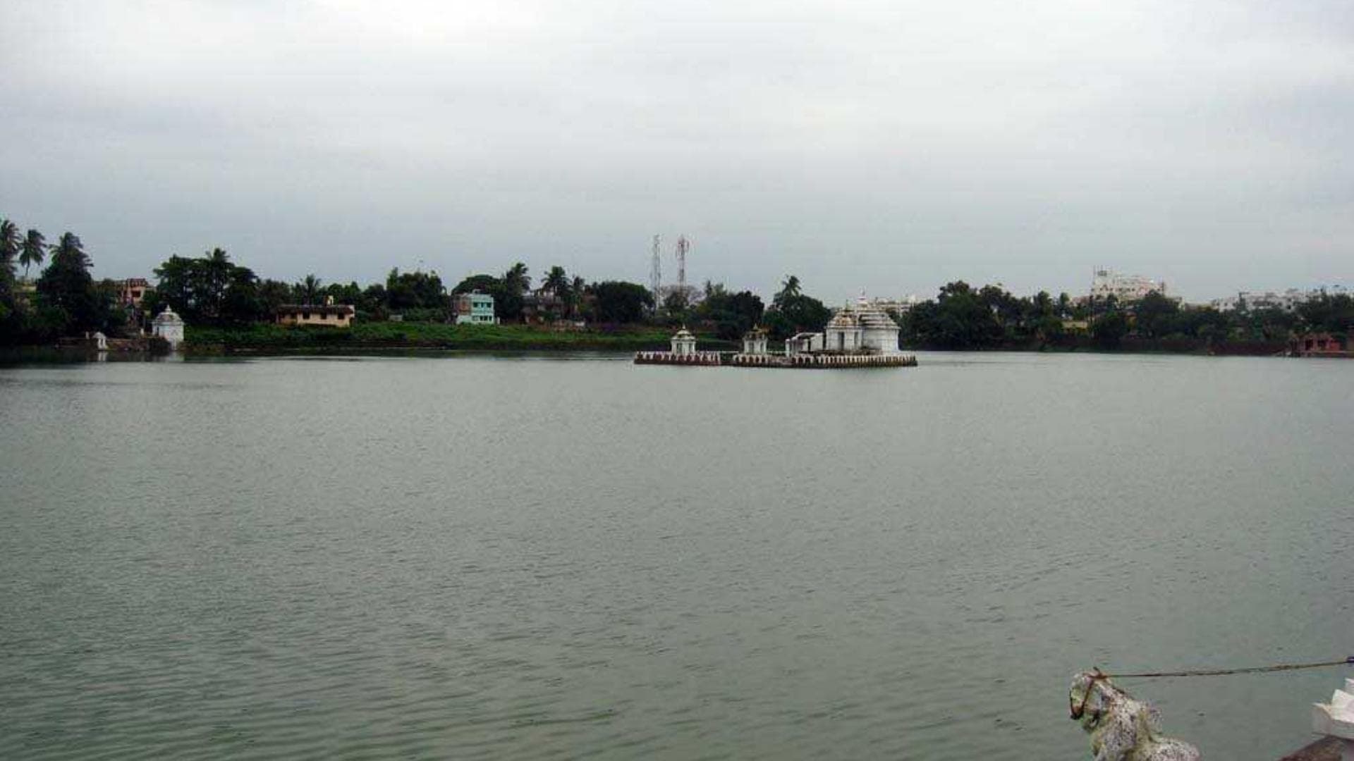 Body Of  Woman Found Floating In Bindusagar Of Bhubaneswar