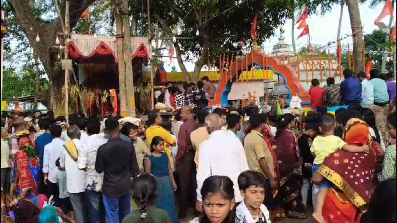 ମେରୁ ଯାତ୍ରା ଭିଡ଼ରେ ଚାରି ମହିଳାଙ୍କ ବେକରୁ ଅଳଙ୍କାର ଝାମ୍ପି ନେଲେ ଲୁଟେରା