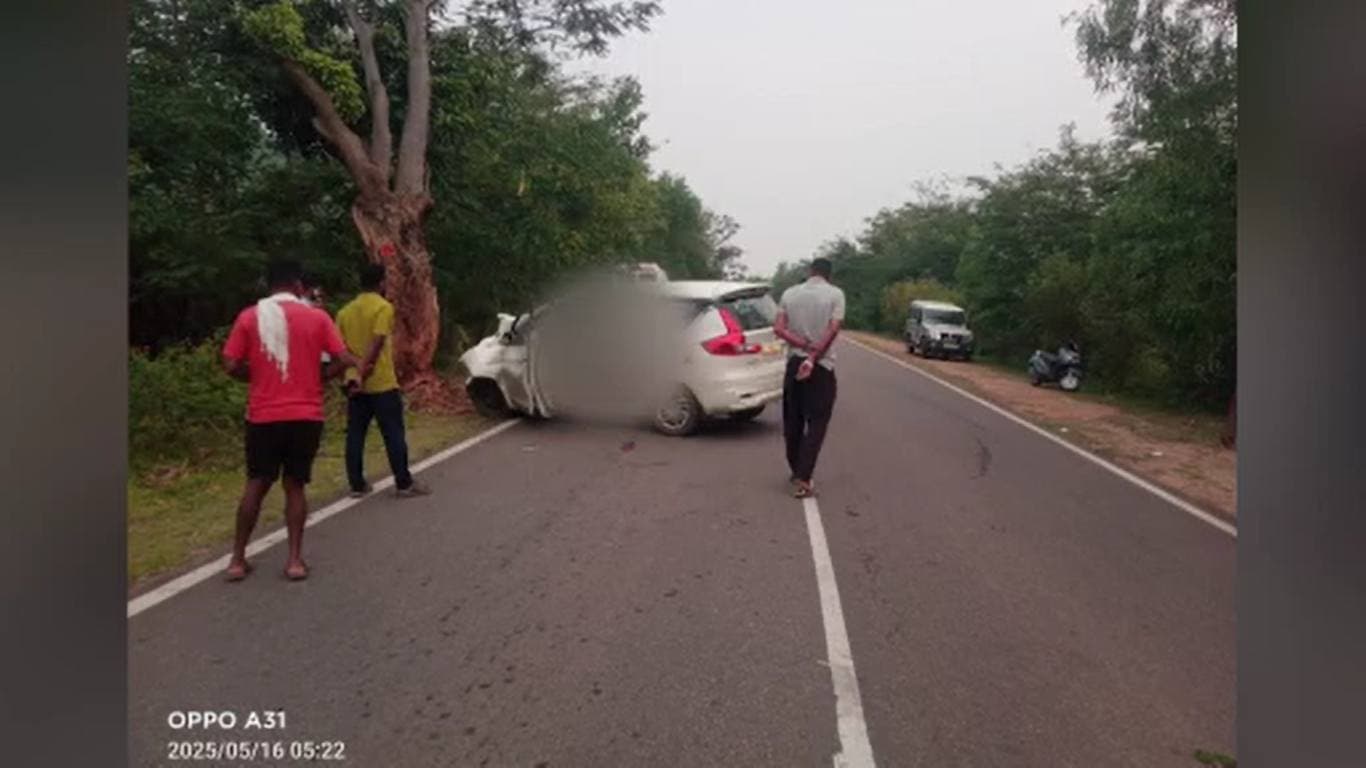 ଗଛରେ ପିଟିହେଲା କାର୍ , ୩ ମୃତ