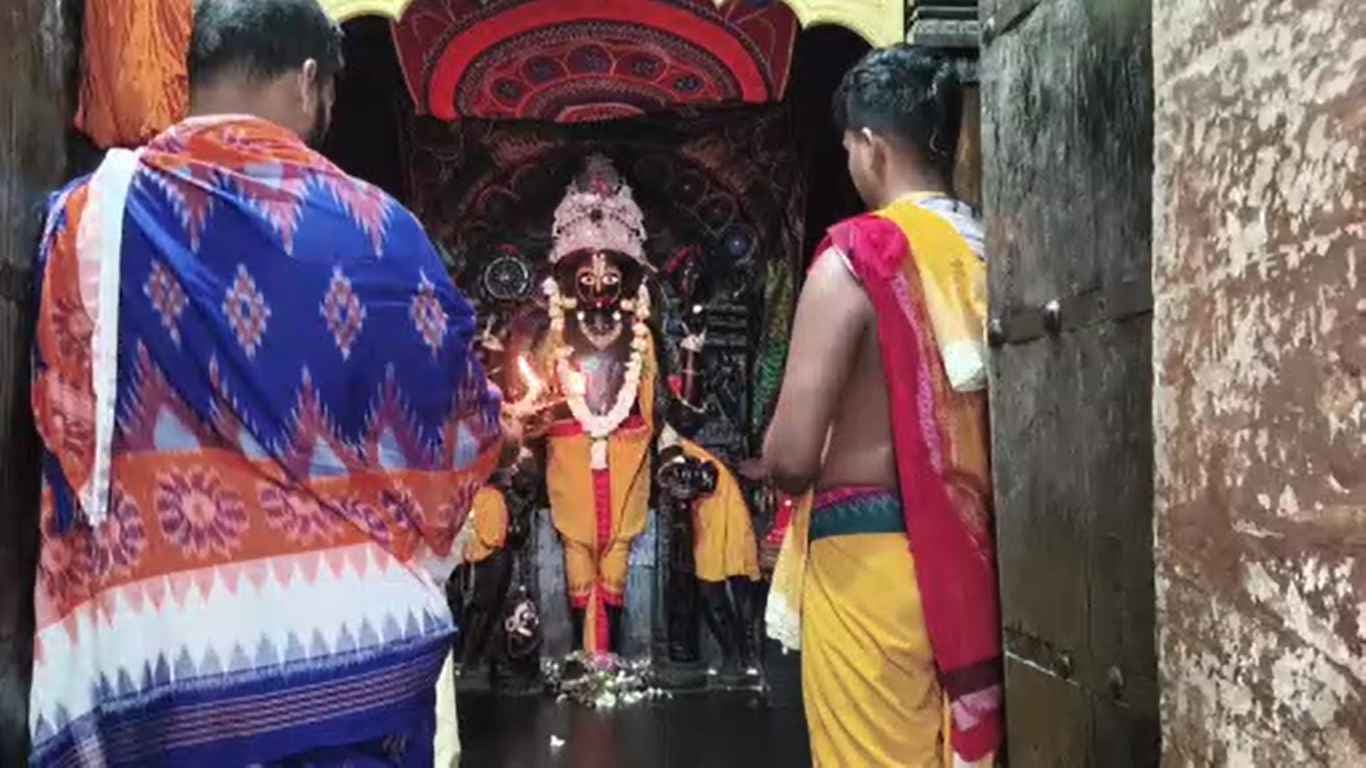 108 ଗରା ସୁବାସିତ ଜଳରେ ସ୍ନାନ କରିଥିବାରୁ ଜ୍ବରରେ ମହାପ୍ରଭୁ, ଆଜିଠାରୁ ହେବ ଅଣସର ନୀତି