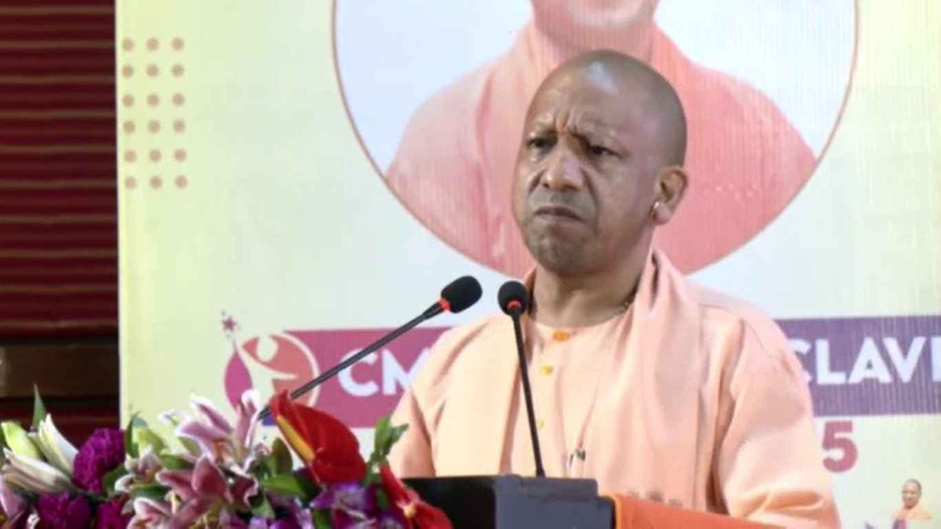 ଭିଡରୁ ହଟି କିଛି ଭିନ୍ନ କାର୍ଯ୍ୟ କର: ଯୋଗୀ