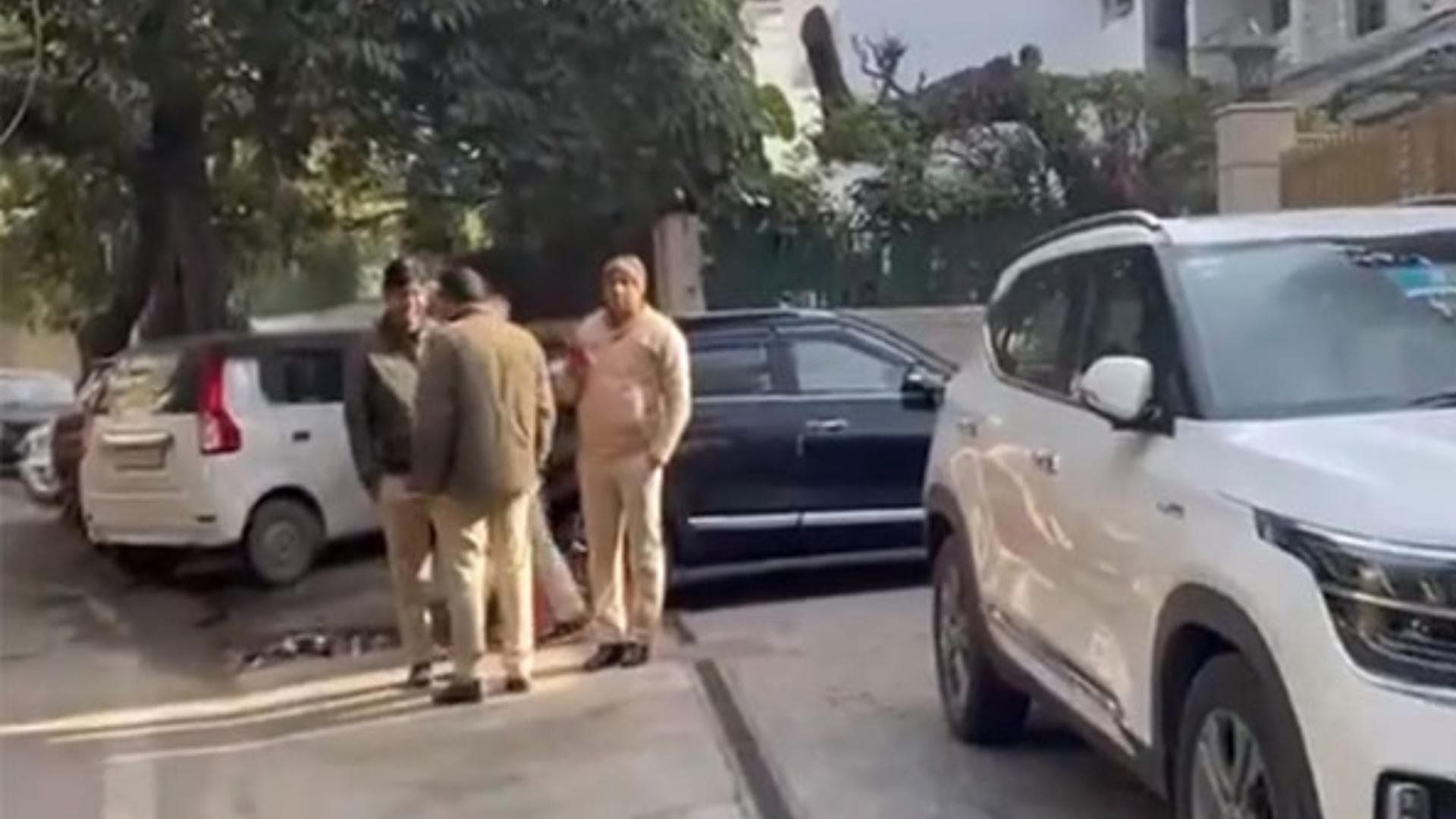 ED Raids At Arvind Kejriwal's Personal Secretary, AAP Leaders: Sources