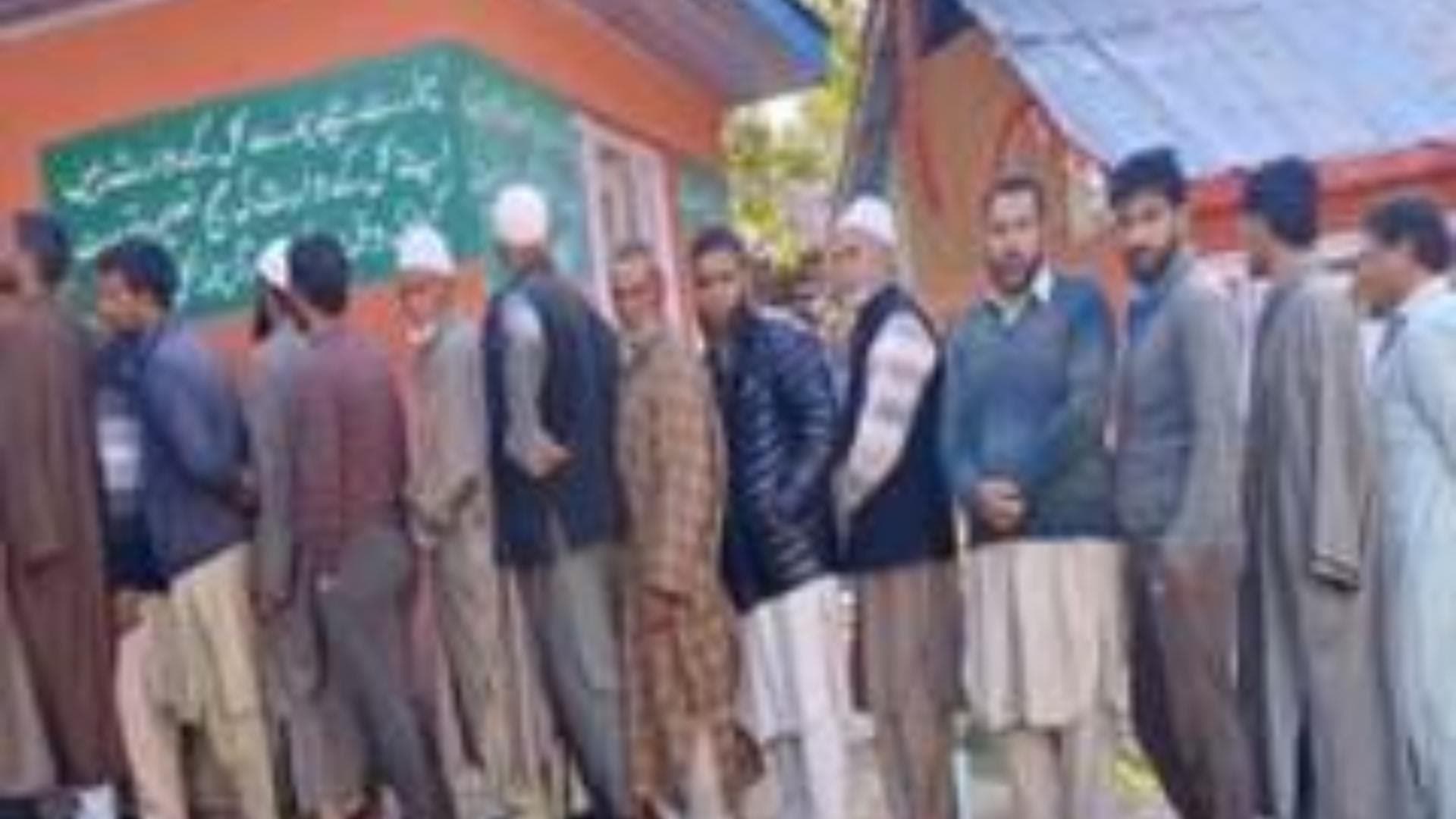 36.73 % voter turnout recorded in phase 5 till 1 pm, Ladakh leads with 52.02% turnout