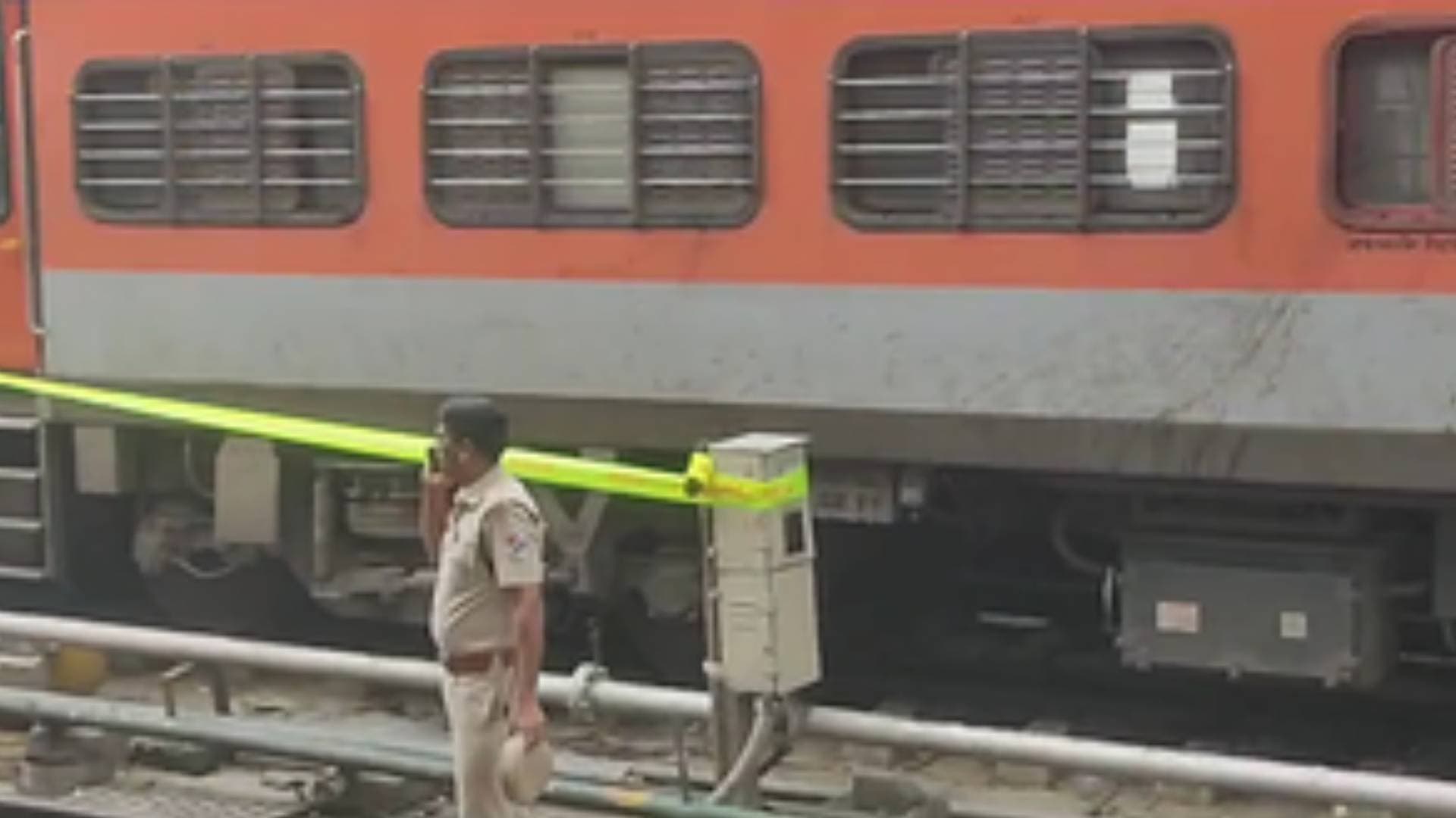 Five Injured As Charminar Express Derails At Hyderabad Station