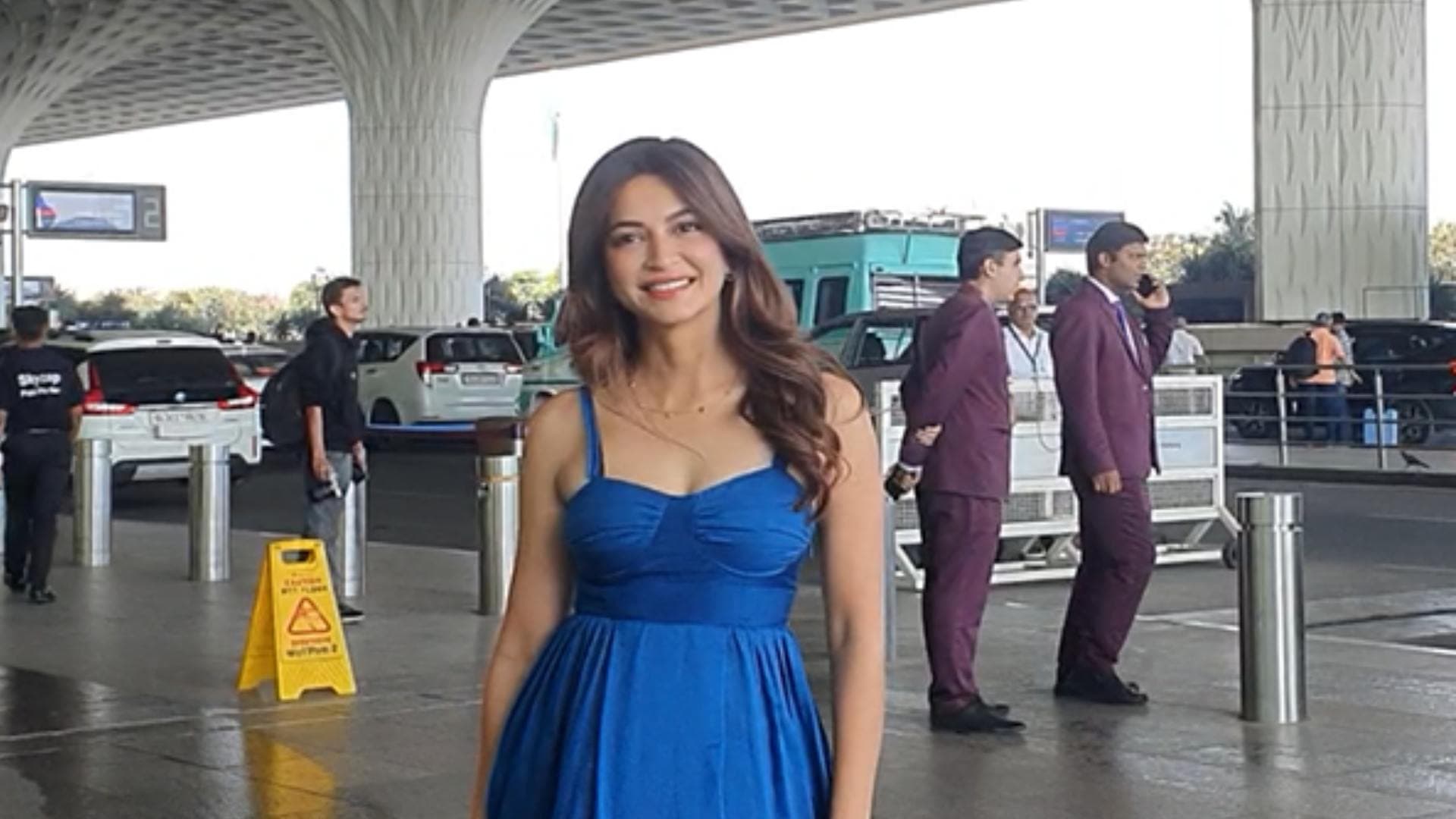 Bride-to-be Kriti Kharbanda heads to Delhi ahead of wedding with Pulkit Samrat