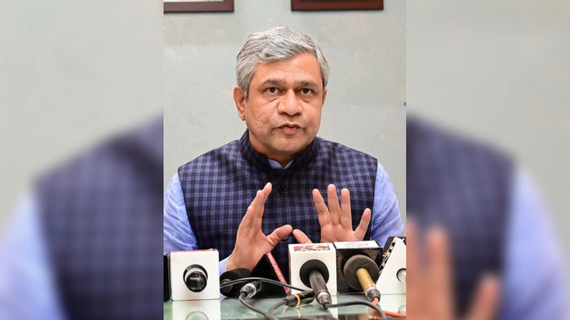 $300 bn Electronics Production In Few Years A Realistic, Achievable Target: IT Minister