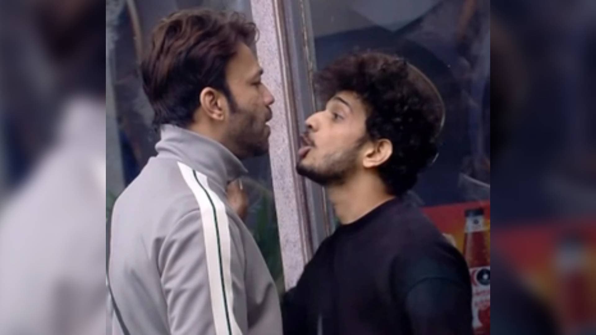 'Bigg Boss 17': Munawar Grabs Vicky's Neck In An Ugly Fight, Both Pass Derogatory Comments