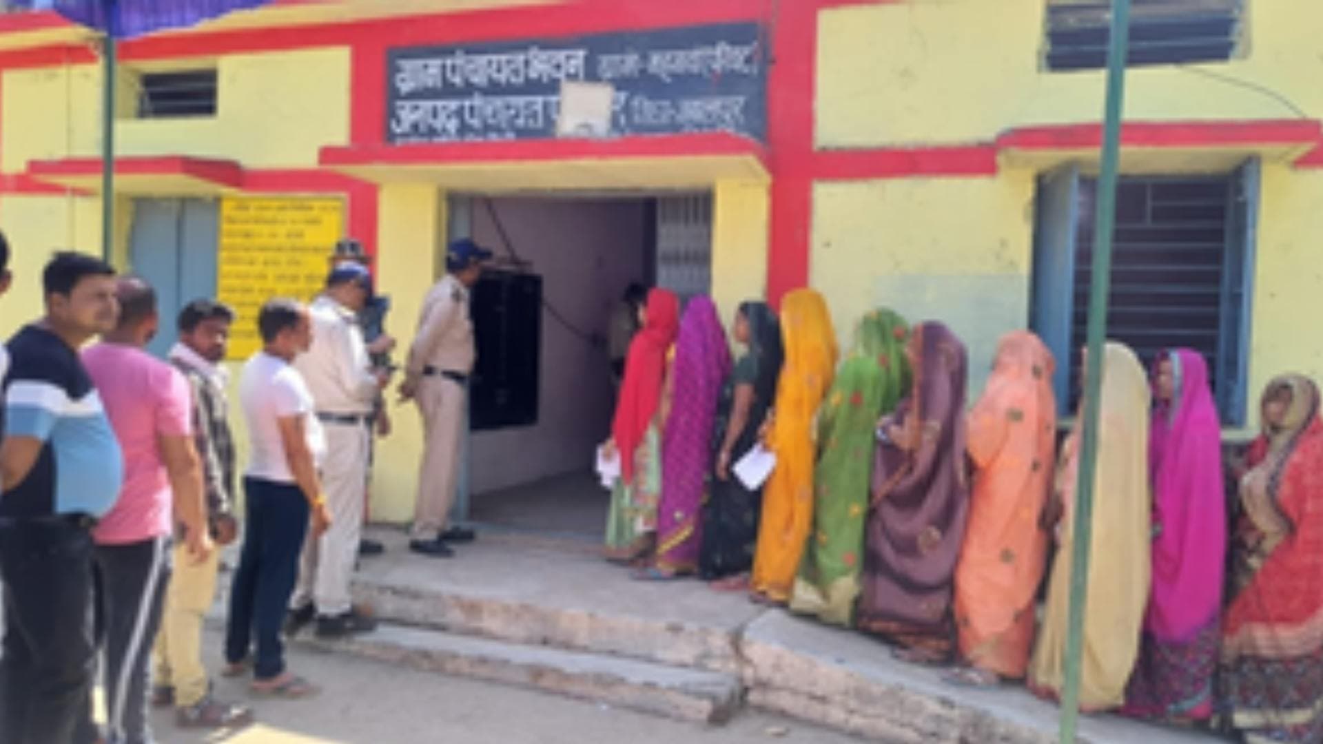 MP's Six LS Seats Record 15 pc Turnout In First Two Hours