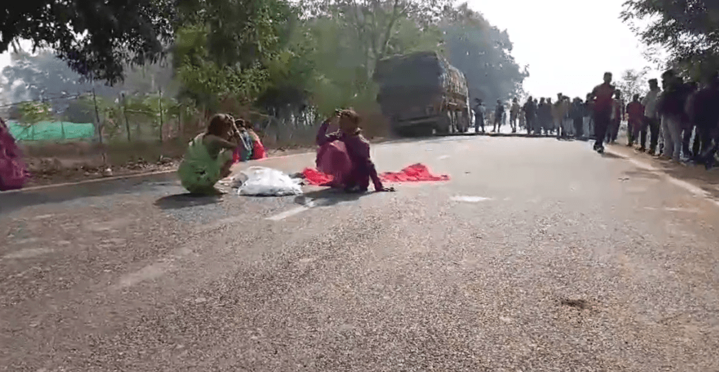 Nabarangpur: Villagers Protest Death Of 5-year-old Child In Road Accident