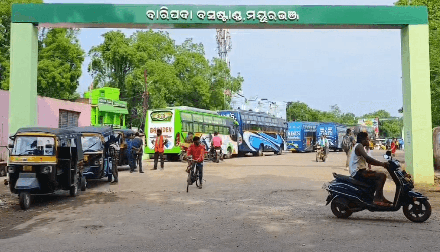 Bus Services Disrupted After A Bloody Clash In Baripada; Commuters Face Difficulties