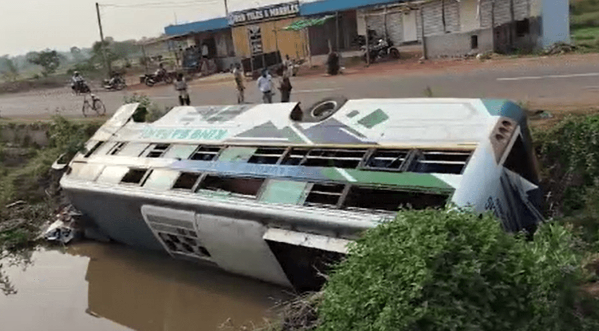 Khorda: Bus Flips On Its Side, More Than 4 Injured