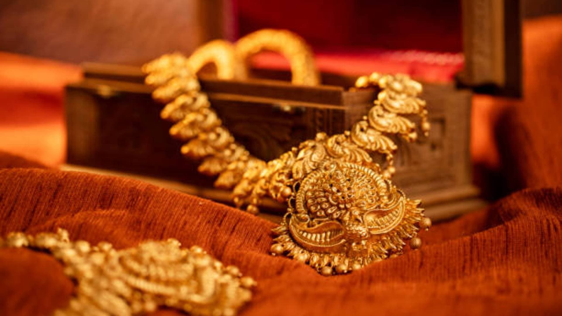 Gold Prices See A Fall Of Rs 400 For Second Consecutive Day