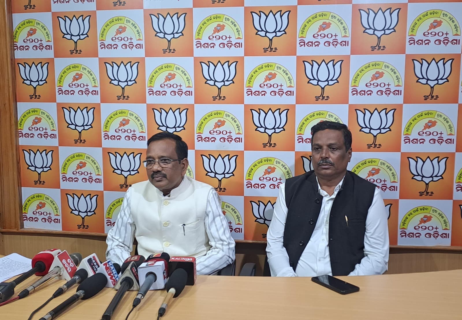 Let Odisha CM Address Odia Language Conference In Odia For 15 Minutes, Dares BJP