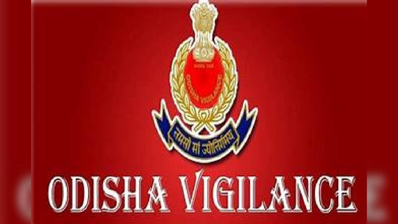 Khordha Block Junior Engineer Caught Taking Bribe Of Rs 50K