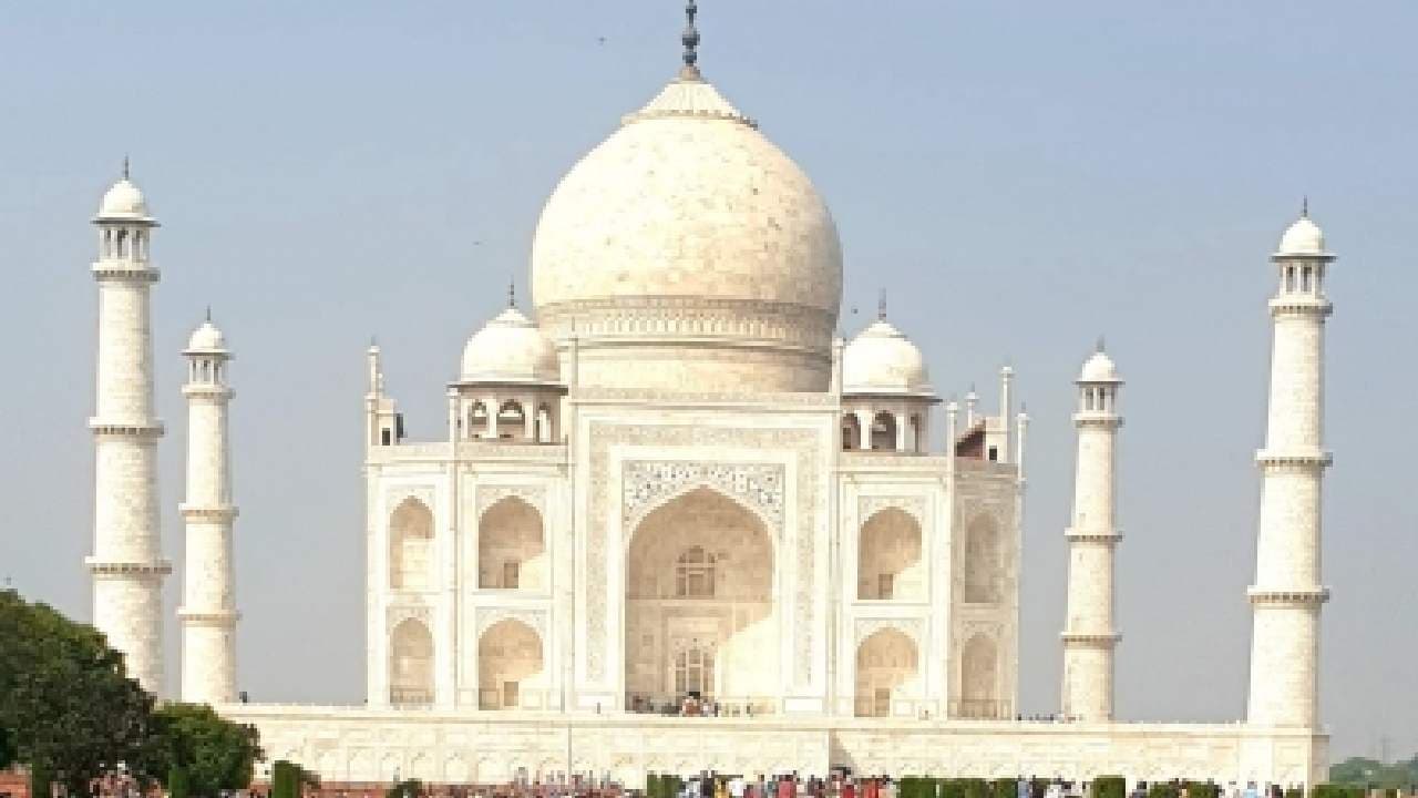 Tourist Stopped From Offering ‘Namaaz’ At Taj Mahal