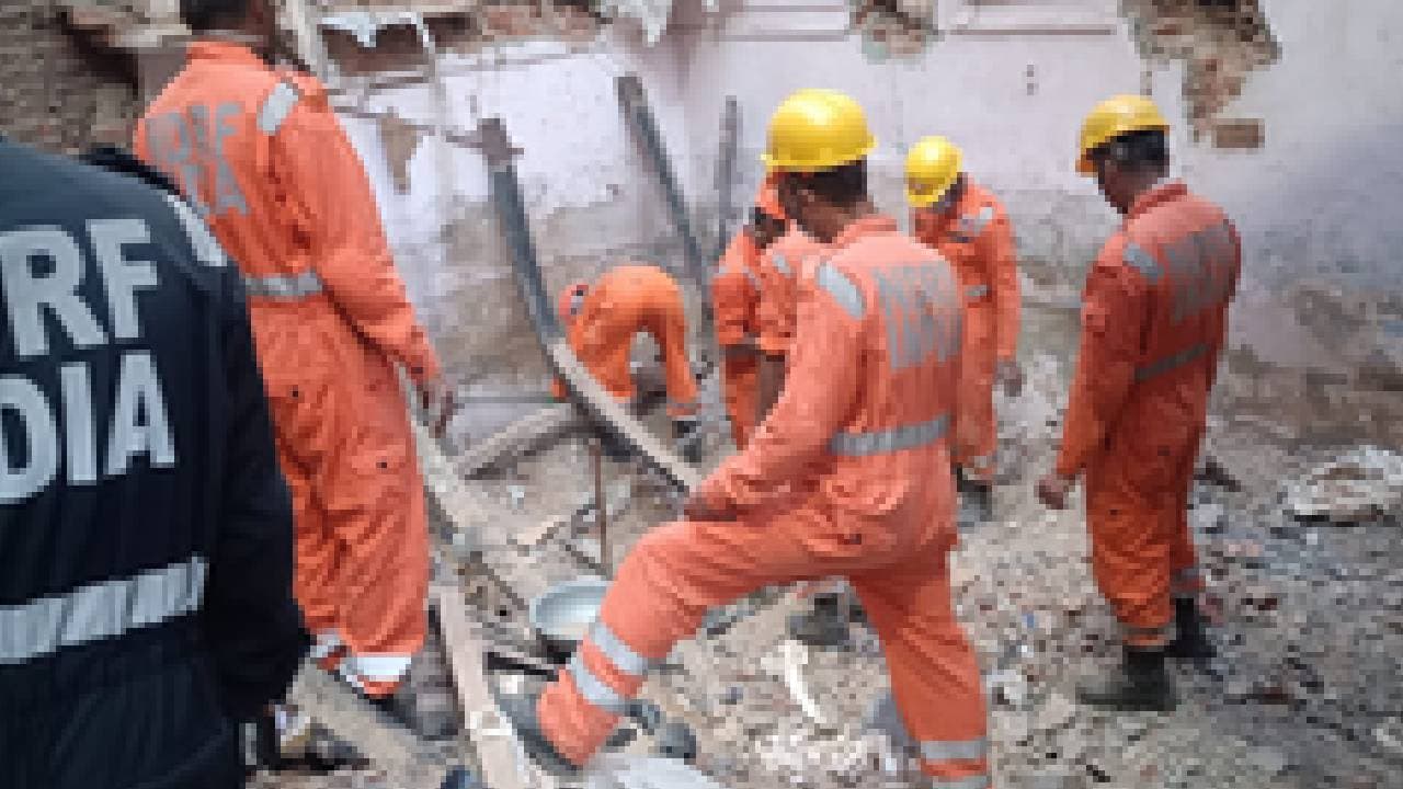 Two Killed As Building Collapses In Delhi's Kabir Nagar