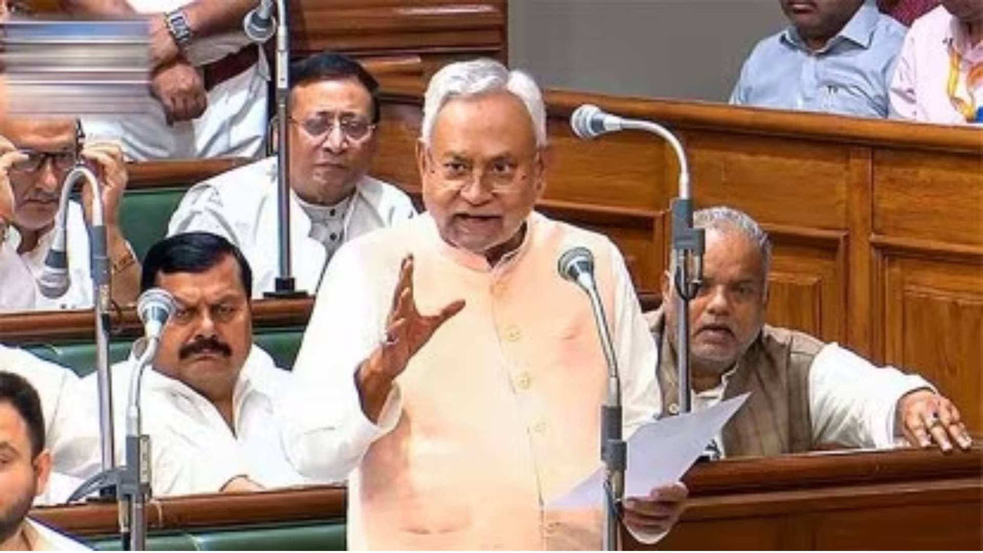 Nitish Kumar Should Immediately Resign: Chirag Paswan Hits Out At Bihar CM Over His 'Vulgar' Remarks