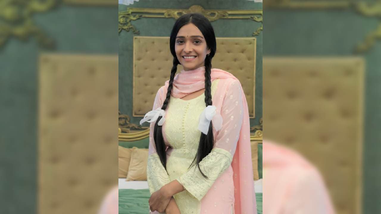 Aishwarya Khare Channels Sridevi, Priyanka Chopra Vibes For Portrayal Of Child-Like Character
