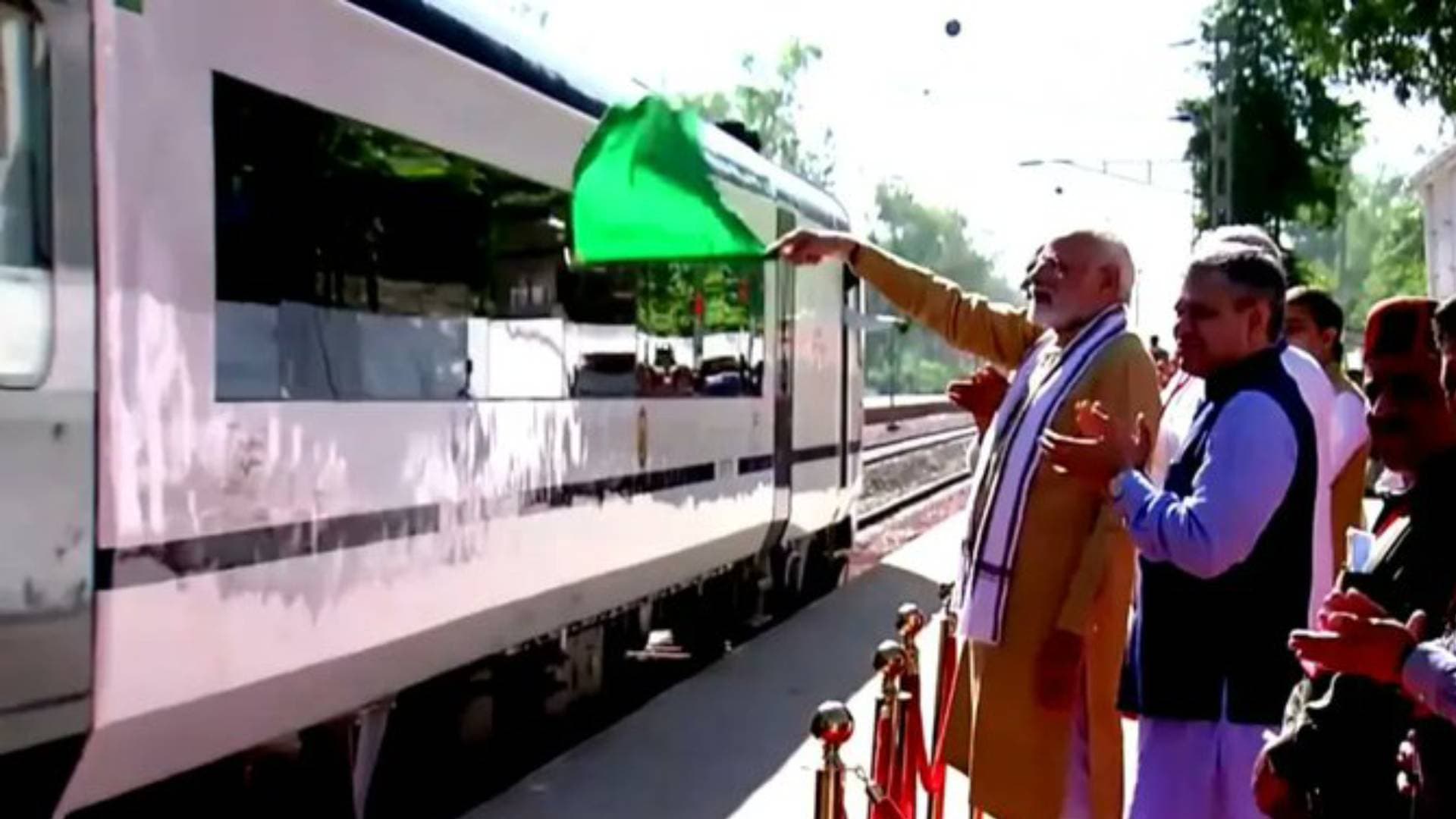 PM Modi Flags Off Second Varanasi-Delhi Vande Bharat Express