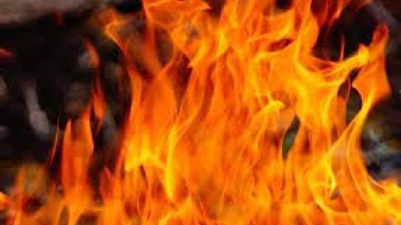 Hair Dryer Catches Fire, Guts Furniture; PG Owner Lodges Complaint Against Techie In B’luru