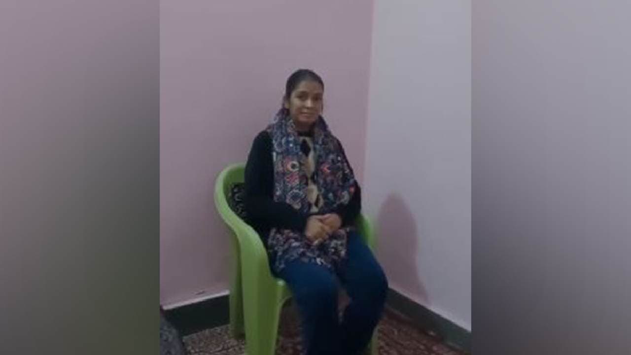 Delhi: 39-year-old Overcomes Autoimmune Disorder, Stands On Feet Again