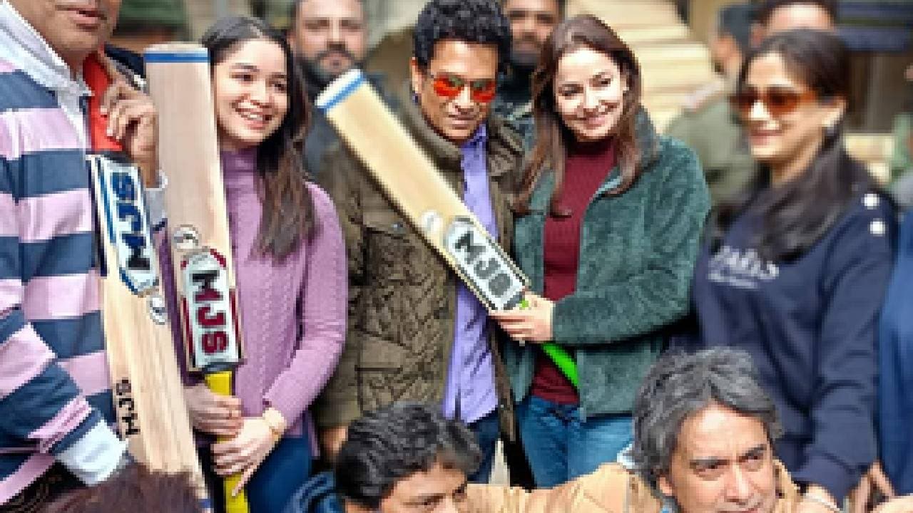 Tendulkar’s Kashmir Visit To Boost Local Crafts, Bat Industry