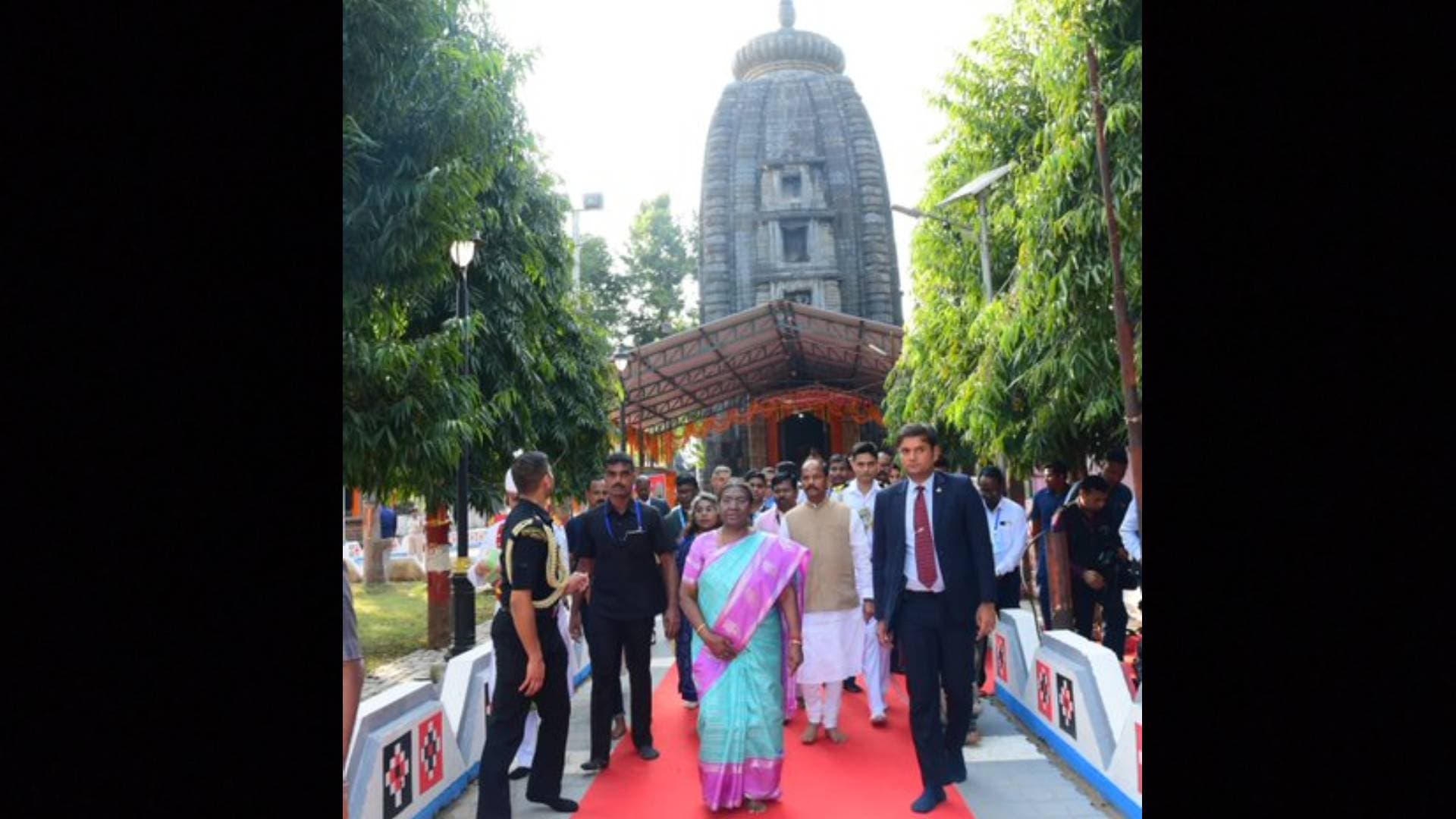 President Droupadi Murmu Offers Prayer At Maa Kichakeshwari Temple In Mayurbhanj
