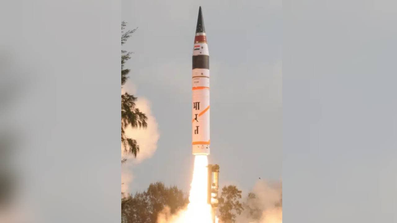 PM Modi Lauds DRDO Scientists For First Flight Test Of Agni-5 ICBM With Multiple Warheads