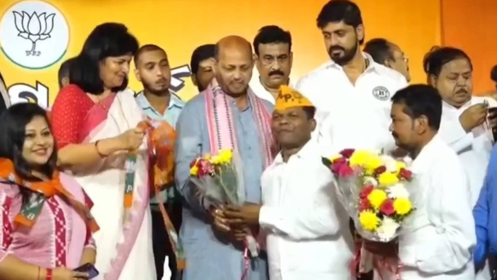 Former Chitrakonda MLA Dambaru Sisa Joins BJP Days After Quitting BJD