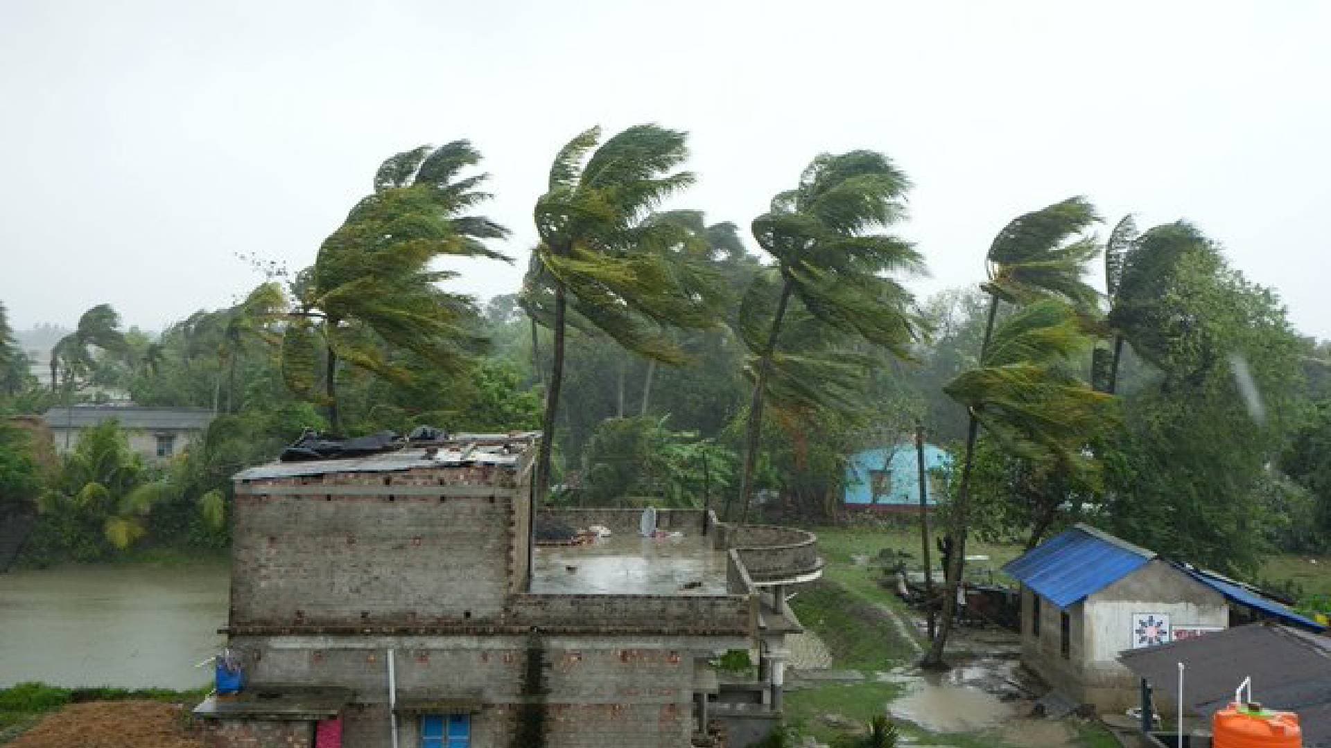 Cyclone 'Remal' Weakened Into Cyclonic Storm, Will Lose Strength Gradually: IMD