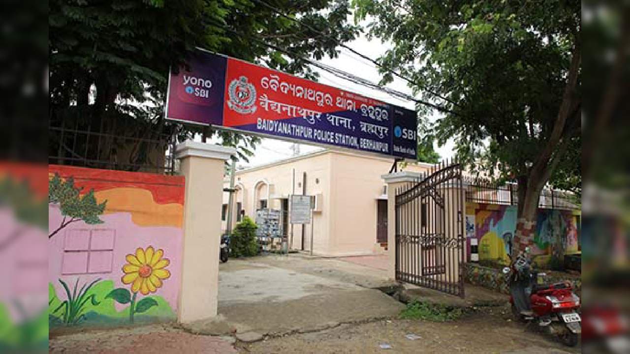 Ganjam: Kerala Woman Found Dead In Lodge; Husband Absconding